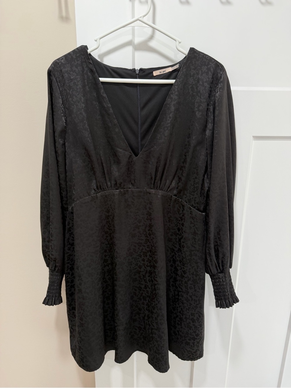 miami Black V-Neck Long Sleeve Mini Dress